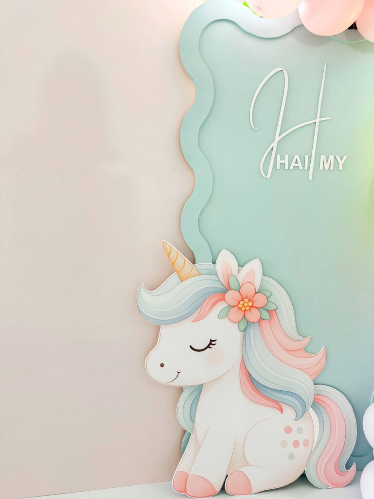 dekoracja na roczek jednorozec