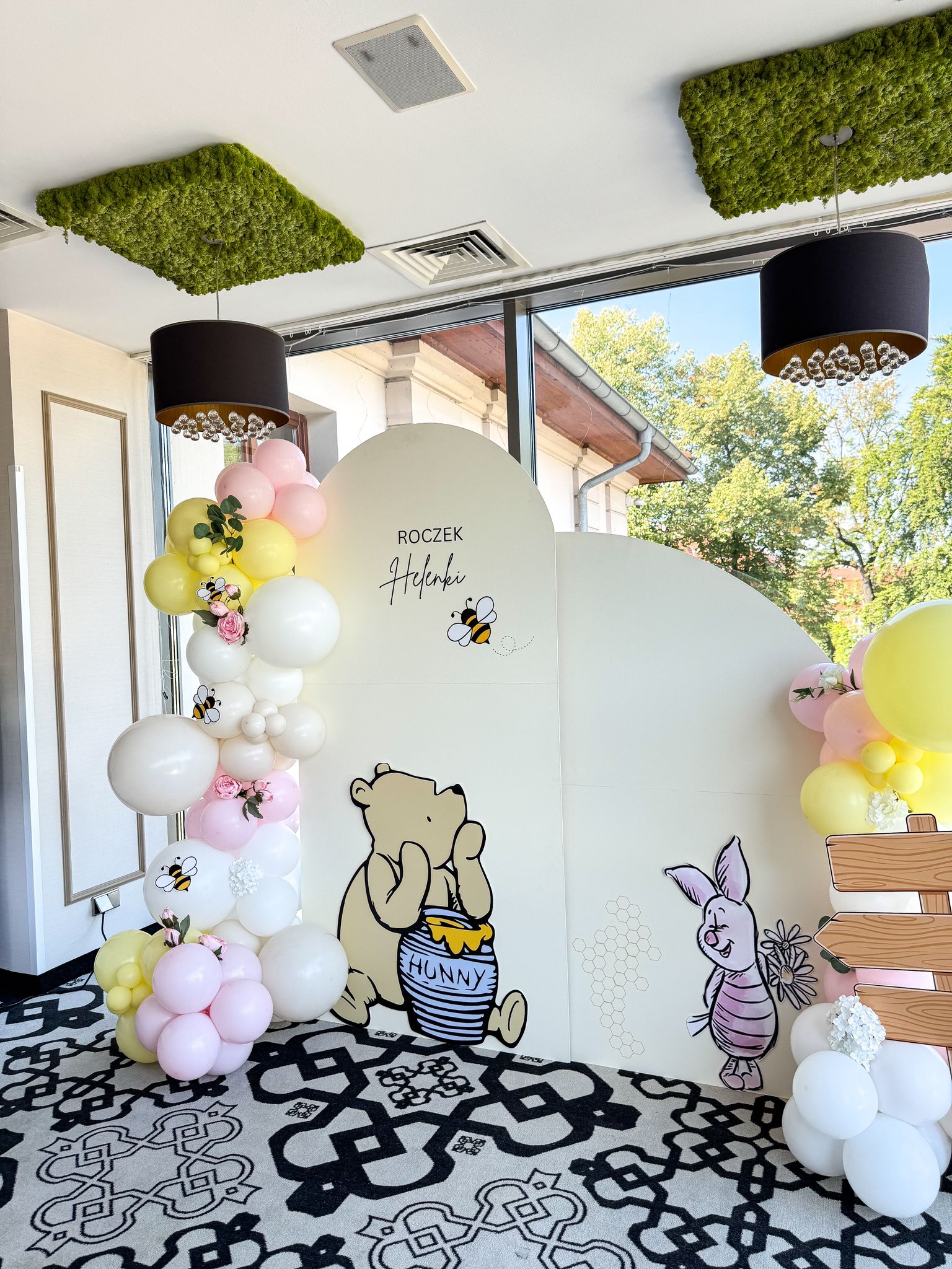 dekoracja balonowa na roczek kubus puchatek