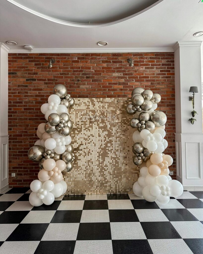 dekoracja cekinowa na studniowke