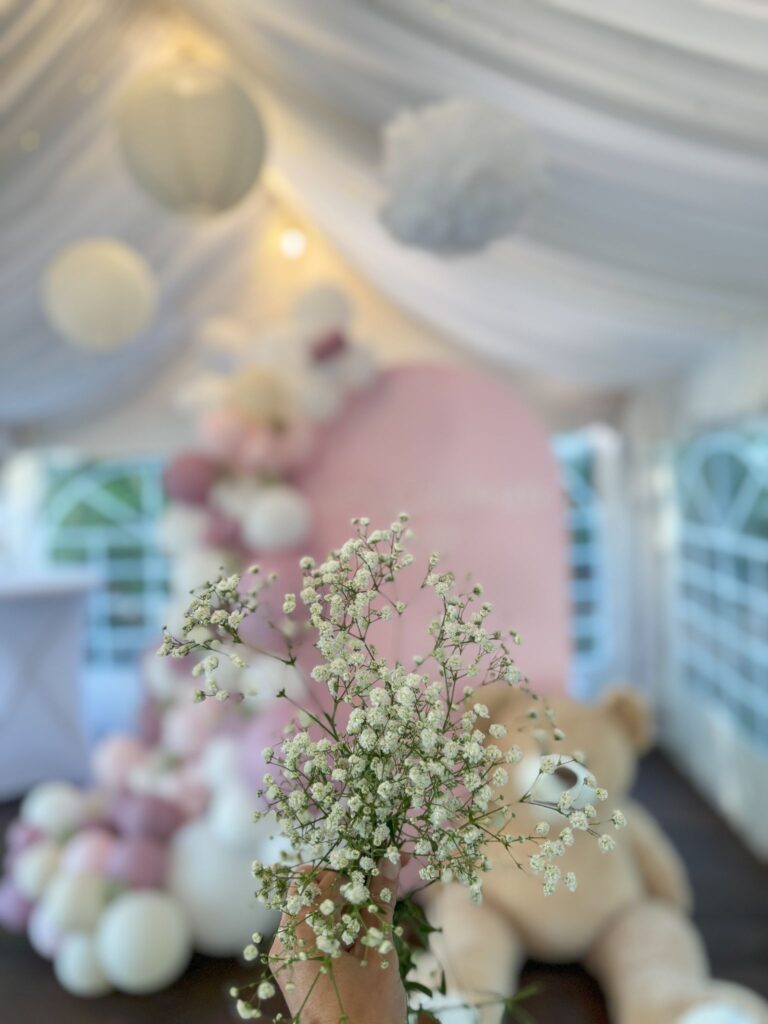 dekoracja na roczek gipsówka