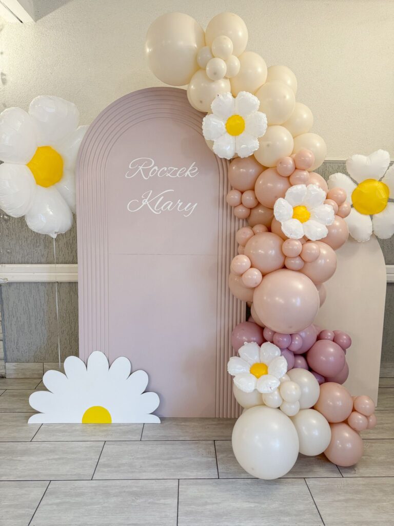 scianka z motywem stokrotki na roczek